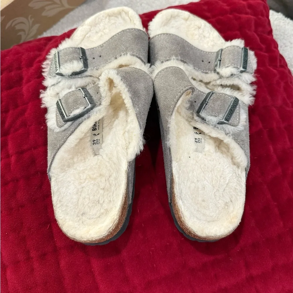 Gray Suede Buckle Sandals with Faux Fur Lining - Picture 2 of 4